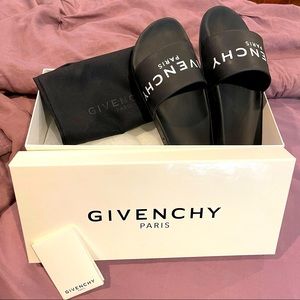 GIVENCHY PARIS FLAT SANDALS